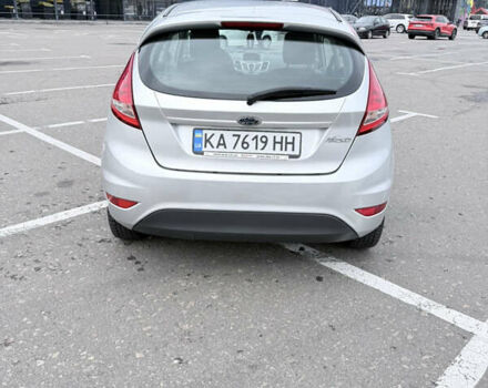 Серый Форд Фиеста, объемом двигателя 1.2 л и пробегом 180 тыс. км за 4500 $, фото 1 на Automoto.ua