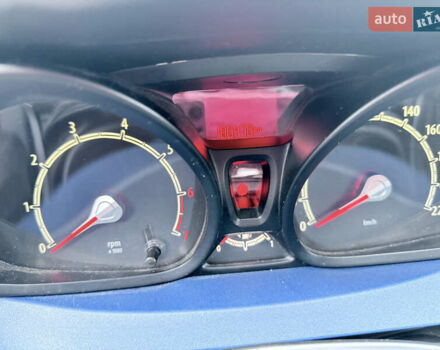 Серый Форд Фиеста, объемом двигателя 1.2 л и пробегом 180 тыс. км за 4500 $, фото 6 на Automoto.ua