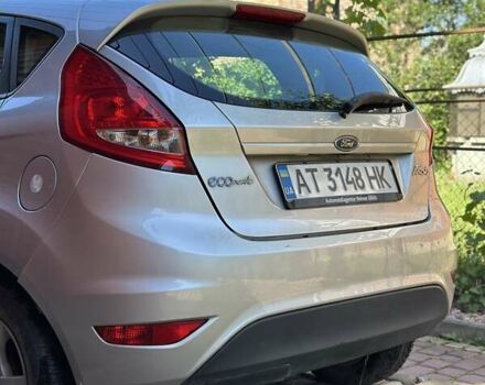 Серый Форд Фиеста, объемом двигателя 1.6 л и пробегом 370 тыс. км за 5500 $, фото 3 на Automoto.ua