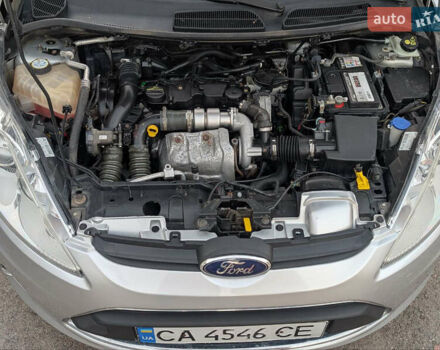 Серый Форд Фиеста, объемом двигателя 1.6 л и пробегом 224 тыс. км за 5500 $, фото 3 на Automoto.ua