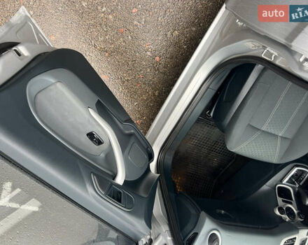 Серый Форд Фиеста, объемом двигателя 1.39 л и пробегом 170 тыс. км за 6850 $, фото 6 на Automoto.ua