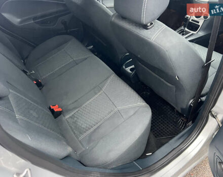 Серый Форд Фиеста, объемом двигателя 1.39 л и пробегом 170 тыс. км за 6850 $, фото 3 на Automoto.ua