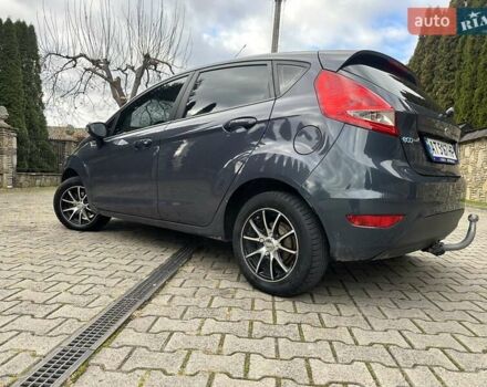 Серый Форд Фиеста, объемом двигателя 1.6 л и пробегом 239 тыс. км за 5250 $, фото 11 на Automoto.ua