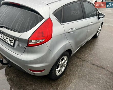 Серый Форд Фиеста, объемом двигателя 1.39 л и пробегом 170 тыс. км за 6850 $, фото 7 на Automoto.ua