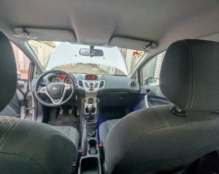 Серый Форд Фиеста, объемом двигателя 1.6 л и пробегом 224 тыс. км за 5500 $, фото 13 на Automoto.ua