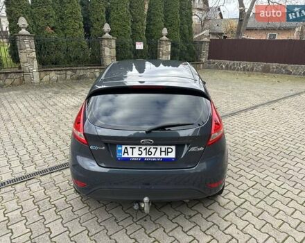 Серый Форд Фиеста, объемом двигателя 1.6 л и пробегом 239 тыс. км за 5250 $, фото 12 на Automoto.ua