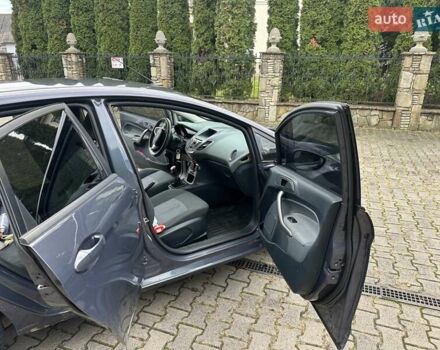 Серый Форд Фиеста, объемом двигателя 1.6 л и пробегом 239 тыс. км за 5250 $, фото 3 на Automoto.ua