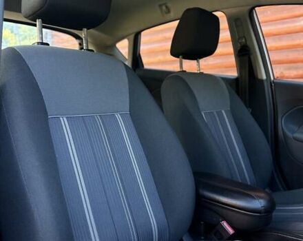 Серый Форд Фиеста, объемом двигателя 1.6 л и пробегом 370 тыс. км за 5500 $, фото 15 на Automoto.ua