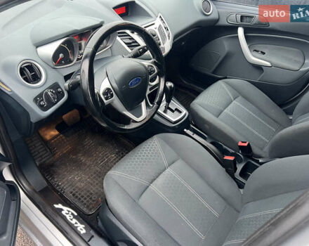 Серый Форд Фиеста, объемом двигателя 1.39 л и пробегом 170 тыс. км за 6850 $, фото 12 на Automoto.ua