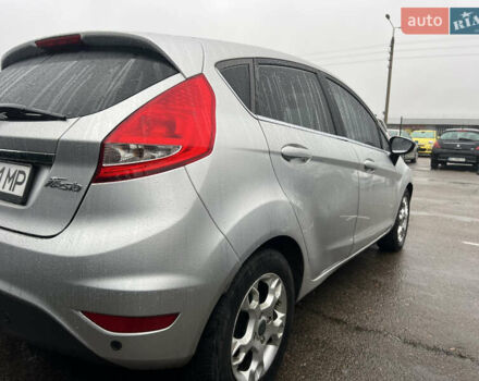 Серый Форд Фиеста, объемом двигателя 1.39 л и пробегом 170 тыс. км за 6850 $, фото 1 на Automoto.ua