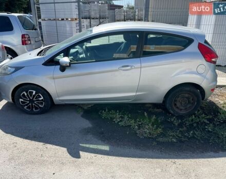 Сірий Форд Фієста, об'ємом двигуна 1.25 л та пробігом 173 тис. км за 4500 $, фото 4 на Automoto.ua
