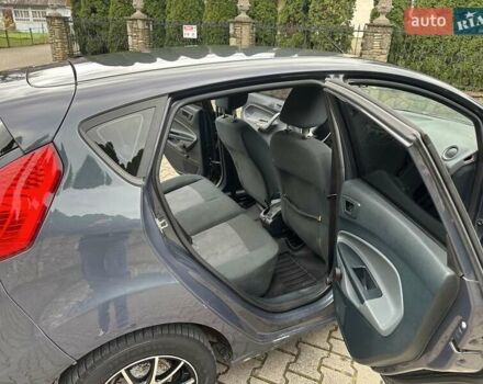 Серый Форд Фиеста, объемом двигателя 1.6 л и пробегом 239 тыс. км за 5250 $, фото 5 на Automoto.ua