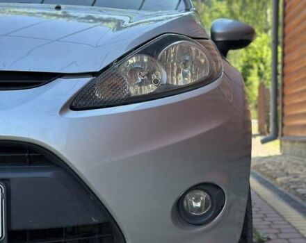 Серый Форд Фиеста, объемом двигателя 1.6 л и пробегом 370 тыс. км за 5500 $, фото 7 на Automoto.ua