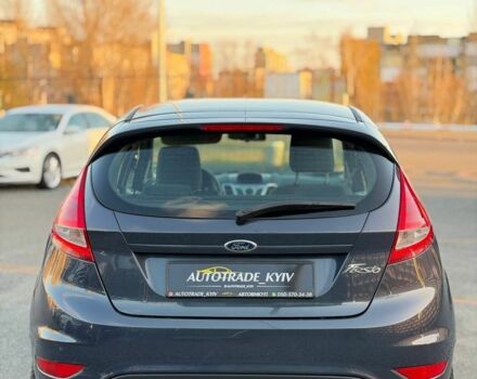 Серый Форд Фиеста, объемом двигателя 0 л и пробегом 135 тыс. км за 4950 $, фото 5 на Automoto.ua