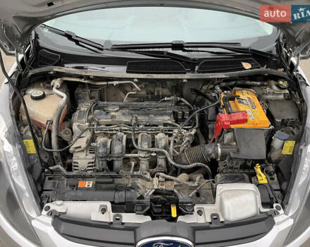 Серый Форд Фиеста, объемом двигателя 1.24 л и пробегом 128 тыс. км за 6500 $, фото 15 на Automoto.ua