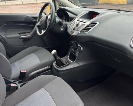 Серый Форд Фиеста, объемом двигателя 1.25 л и пробегом 149 тыс. км за 5300 $, фото 3 на Automoto.ua