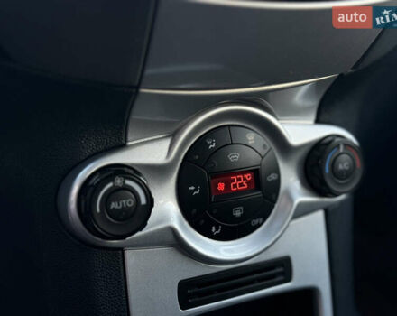 Сірий Форд Фієста, об'ємом двигуна 1.25 л та пробігом 98 тис. км за 5600 $, фото 28 на Automoto.ua