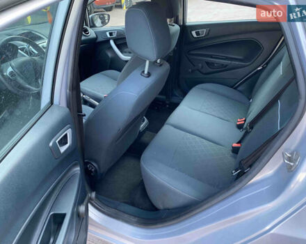Серый Форд Фиеста, объемом двигателя 1.56 л и пробегом 160 тыс. км за 6800 $, фото 5 на Automoto.ua