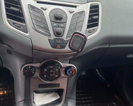 Серый Форд Фиеста, объемом двигателя 1.25 л и пробегом 201 тыс. км за 5200 $, фото 8 на Automoto.ua