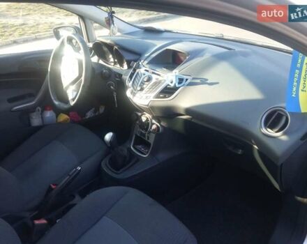 Сірий Форд Фієста, об'ємом двигуна 1.6 л та пробігом 187 тис. км за 5300 $, фото 3 на Automoto.ua