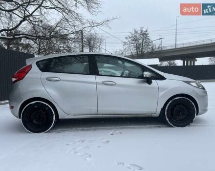 Серый Форд Фиеста, объемом двигателя 1.25 л и пробегом 201 тыс. км за 5200 $, фото 3 на Automoto.ua