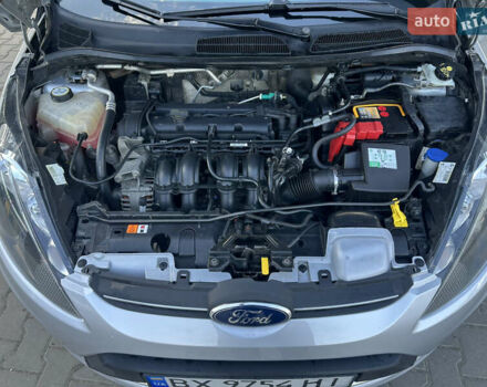 Серый Форд Фиеста, объемом двигателя 1.4 л и пробегом 125 тыс. км за 6999 $, фото 18 на Automoto.ua