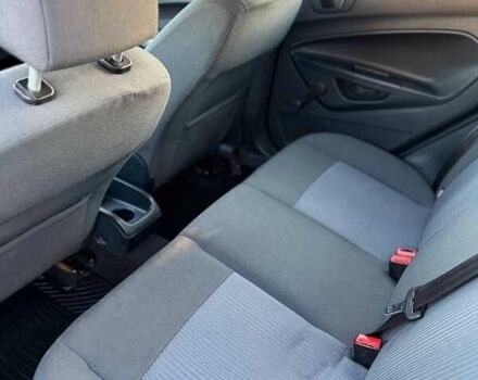 Серый Форд Фиеста, объемом двигателя 1.24 л и пробегом 135 тыс. км за 4999 $, фото 3 на Automoto.ua