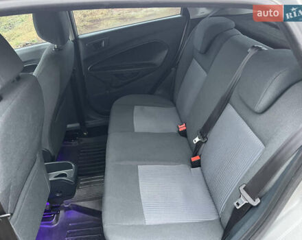 Серый Форд Фиеста, объемом двигателя 1.24 л и пробегом 128 тыс. км за 6500 $, фото 12 на Automoto.ua