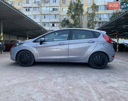 Серый Форд Фиеста, объемом двигателя 1.56 л и пробегом 160 тыс. км за 6800 $, фото 1 на Automoto.ua