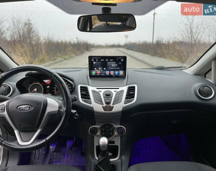 Серый Форд Фиеста, объемом двигателя 1.24 л и пробегом 128 тыс. км за 6500 $, фото 13 на Automoto.ua