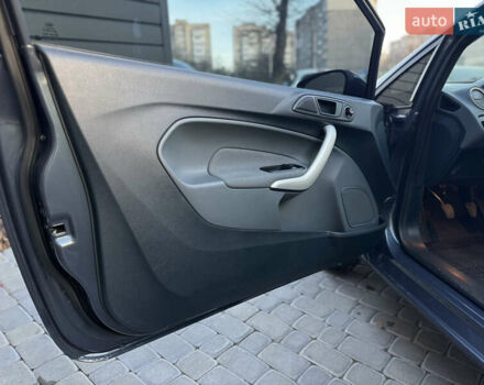 Сірий Форд Фієста, об'ємом двигуна 1.25 л та пробігом 98 тис. км за 5600 $, фото 24 на Automoto.ua