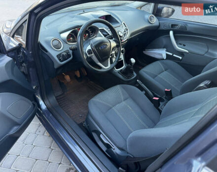 Сірий Форд Фієста, об'ємом двигуна 1.25 л та пробігом 98 тис. км за 5600 $, фото 21 на Automoto.ua