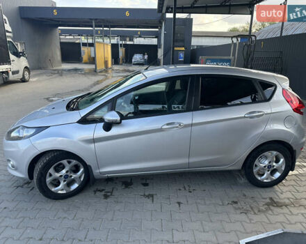 Серый Форд Фиеста, объемом двигателя 1.4 л и пробегом 125 тыс. км за 6999 $, фото 4 на Automoto.ua