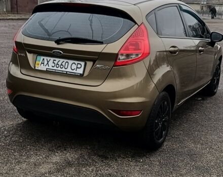 Серый Форд Фиеста, объемом двигателя 1.2 л и пробегом 110 тыс. км за 6300 $, фото 4 на Automoto.ua