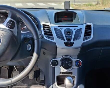 Сірий Форд Фієста, об'ємом двигуна 1.2 л та пробігом 210 тис. км за 5800 $, фото 7 на Automoto.ua