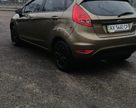 Серый Форд Фиеста, объемом двигателя 1.2 л и пробегом 110 тыс. км за 6300 $, фото 3 на Automoto.ua