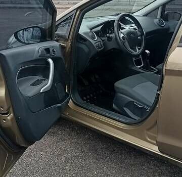 Серый Форд Фиеста, объемом двигателя 1.24 л и пробегом 110 тыс. км за 6300 $, фото 1 на Automoto.ua