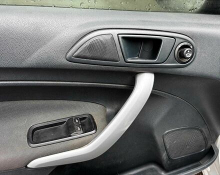 Сірий Форд Фієста, об'ємом двигуна 1.2 л та пробігом 239 тис. км за 5990 $, фото 18 на Automoto.ua