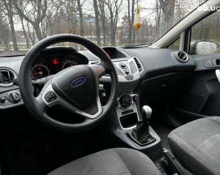 Сірий Форд Фієста, об'ємом двигуна 1.2 л та пробігом 239 тис. км за 5990 $, фото 15 на Automoto.ua