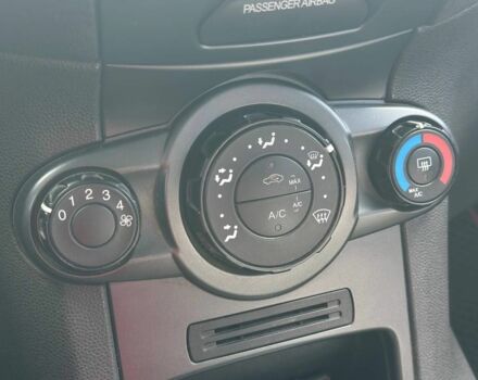 Серый Форд Фиеста, объемом двигателя 1.3 л и пробегом 130 тыс. км за 5700 $, фото 11 на Automoto.ua