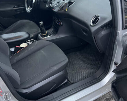 Серый Форд Фиеста, объемом двигателя 1 л и пробегом 228 тыс. км за 6200 $, фото 9 на Automoto.ua