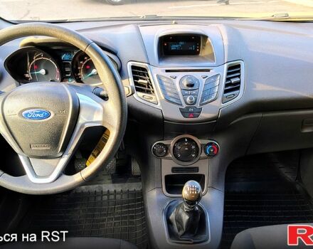 Серый Форд Фиеста, объемом двигателя 1.2 л и пробегом 152 тыс. км за 5000 $, фото 7 на Automoto.ua