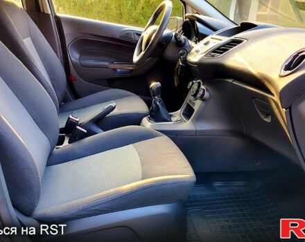 Серый Форд Фиеста, объемом двигателя 1.2 л и пробегом 152 тыс. км за 5000 $, фото 8 на Automoto.ua