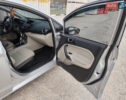 Серый Форд Фиеста, объемом двигателя 1.6 л и пробегом 139 тыс. км за 8500 $, фото 13 на Automoto.ua