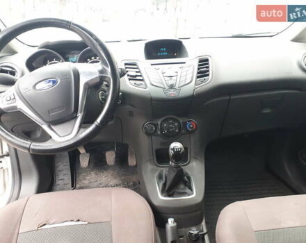 Серый Форд Фиеста, объемом двигателя 1 л и пробегом 75 тыс. км за 6500 $, фото 10 на Automoto.ua