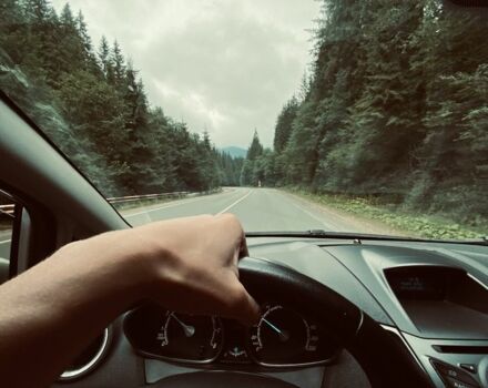 Сірий Форд Фієста, об'ємом двигуна 1 л та пробігом 85 тис. км за 7000 $, фото 1 на Automoto.ua