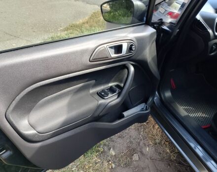 Сірий Форд Фієста, об'ємом двигуна 1.6 л та пробігом 130 тис. км за 7500 $, фото 5 на Automoto.ua