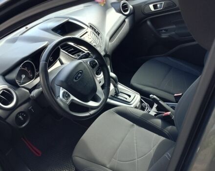 Сірий Форд Фієста, об'ємом двигуна 1.6 л та пробігом 130 тис. км за 7500 $, фото 4 на Automoto.ua