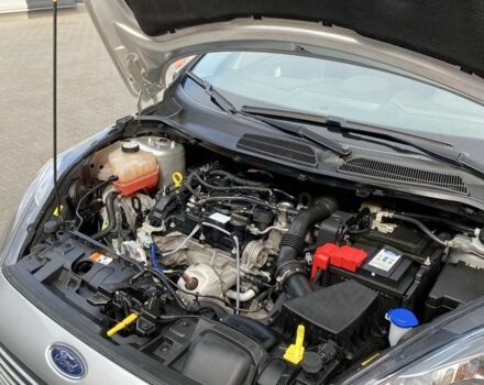 Сірий Форд Фієста, об'ємом двигуна 1 л та пробігом 85 тис. км за 7000 $, фото 4 на Automoto.ua