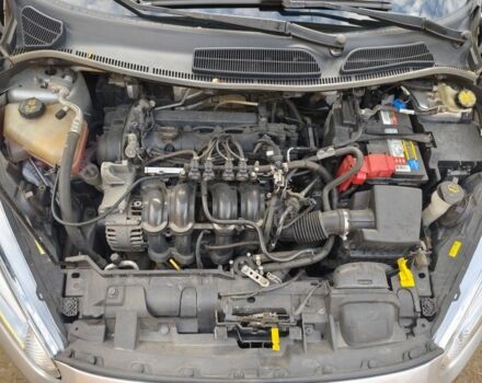 Сірий Форд Фієста, об'ємом двигуна 1.6 л та пробігом 139 тис. км за 8500 $, фото 20 на Automoto.ua